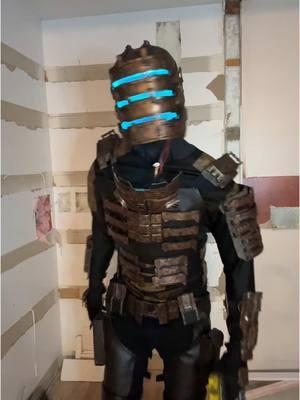 Isaac doesnt mess with Unitology. #deadspace #deadspacecosplay #isaacclarke #isaacclarkecosplay 