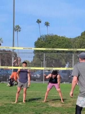 We love a good fake hit pump or at least we love when it works 🫡🏐 (vc: @highlyanaerobic on IG) #kaheamk #volleyball #vball #volleyballworld #grassvolleyball #haikyuu 