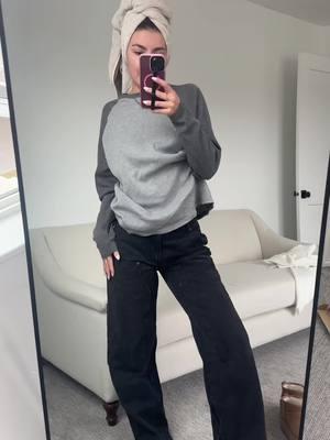 New fave pants. If youve been thinking about it. DO IT. Pls trust so good #lowrisejeans #lowrisebaggyjean #carpenterpants #viraljeans #edikted #ediktedjeans #baggyjeans #fallfashion #tiktokshopcybermonday #tiktokshopholidayhaul 