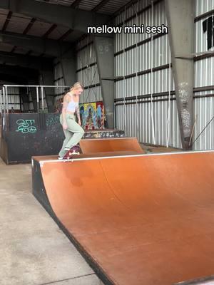 b street #fyp #skateboard #skatepark #girlswhoskate #skatetips #skateboardingisfun #miniramp 