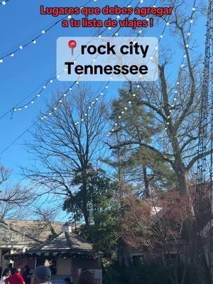 Ven y disfruta de un día en familia en CHATTANOOGA TN - 📍ROCK CITY GARDEN.                                                                                                               Bueno para todas las edades Niños 3-12 $ 19 Adultos 13-para arriba $ 29 FIN DE SEMANA  Lunes a jueves  niños $ 14 adultos $ 24   MASCOTAS VIENVENIDOS 🐾  Tienen senderos accesibles para sillas de ruedas que puedes caminar si no puedes o no quieres caminar por los senderos regulares. Tarda aproximadamente una hora y media en completarse, dependiendo de cuánto te detengas y cuánto tiempo te guste estar en el lugar. Comida y venidas y tiendas de recuerdos están disponibles !     Ven y disfruta el recorrido y no te pierdas esta bonita experiencia de pasar tiempo  con familia y amigos ! #traveltiktok #fyp #tennessee #georgia #rockcity #travel #paratii 