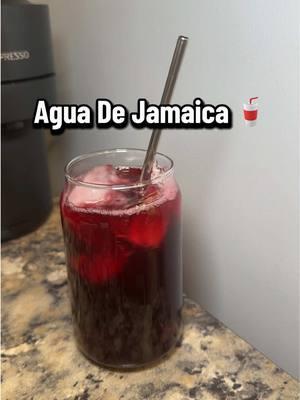 Agua De Jamaica 🥤 what’s your fav agua fresca? 🤩 #aguadejamaica #aguafresca #recetas 