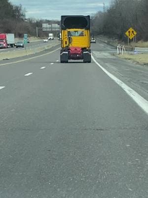 Why is this 5th wheel clean and dry? I’ve never seen a tractor trailer hitch with no grease on it. What’s the story here? #carculture #carsofinstagram #cars #truck #trucking #towing 