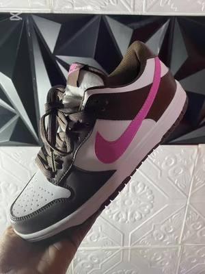 Brown 🤎 With A Little Touch Of Pink 🩷, Ouuuu! I Love It! 😍.. The Link Is In My Bio, Thank Me Later! #Fyp #Nike #Sneakers #Trending #USA #Luxury #NikeSneakers #ShoesTikTok #ShoesLover #GoViral 