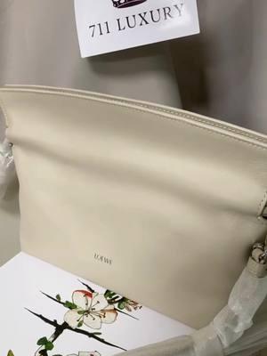 Can't miss this LOEWE Flamenco Bag  #loewe #loewebag #loeweflamencobag #loeweunboxing #bagcollection