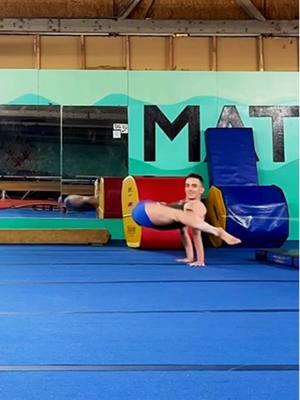 I want to connect it all together more smoothly but not a bad start 😎 hehe #sidesomihalf #sideflip #sidesomi #backtuck #backflip #deathdrop #kennedydavenport #tumbling #acro #acrobatics #fyp #foryoupage #foryou #viral #trending #hollywood #losangeles #gymnastics #dance #cheer #cheerleading 