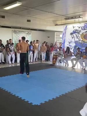 Olha o reverso……##fv ##capoeira##capoeirashow##capoeirabrasil##mundo##saopaulo##art##cultura##paz##treino