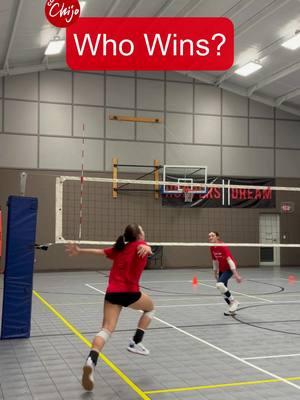 Who Wins? #volleyballspike #volleyballblock #volleyball #volleyballplayer #volleyballworld #volleyballplayer #sport #sports #volleyballlife #athletes