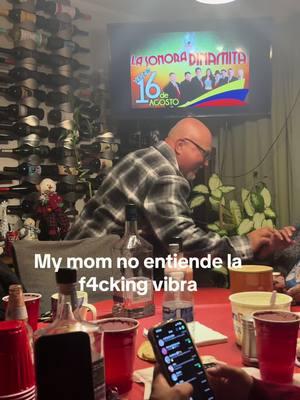 Pura good vibras con mi papa 🤣 #fyp #fypシ゚viral #paratii #vibecheck #vibras #vibraspositivas #pagina #vibra 