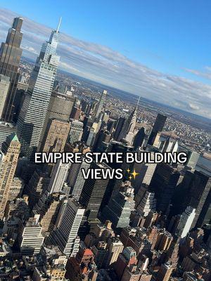 EMPIRE STATE BUILDING VIEWS 🇺🇸 #newyork #newyorkisafeeling #newyorkcity #holidayvlog #christmasinnewyork  #empirestatebuilding #nycskyline #empirestatebuildingview 