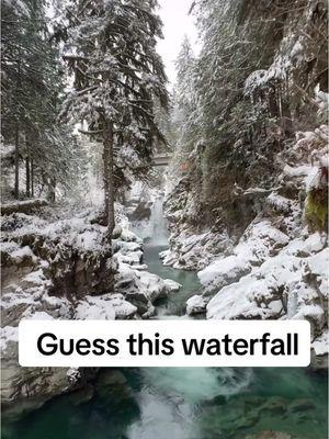 Can you name this iconic Canadian waterfall? Give your best guess in the comments below 👇 and click the link in our bio to find the answer! 📹 @nia.patience #chasewaterfalls #naturelover #exploreoutdoors