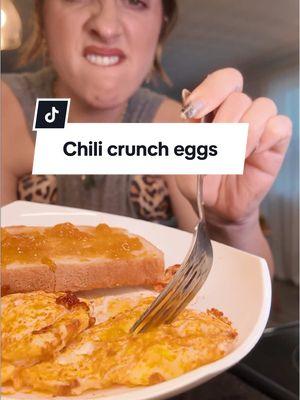 Over medium eggs !! #chilicrunch #garliccrunch #chilicruncheggs #friedeggs #chefleh 