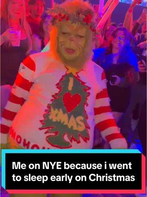 🎆 Me on NYE because I went to bed early on Christmas. . . . @ESCAPADE CLUBS  #newyear #newyearsameme #newyearnewme #grinchdance #grinchtwerk  #nye #grinch #grinchtiktok #grinchmas #dallasgrinch #elgrinch #thegrinch #whoville #grinchcostume #bblgrinch #howthegrinchstolechristmas #thegrinchwhostolechristmas #grinchmakeup #badbunny #siveoatumama #escapade2009 #happynewyear #walkintothenewyearlike