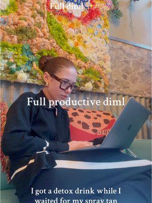 Full DIML from yesterday ✨🫶🏼🎀💅🏼📝🛍️🎉 ready for the last day of the year or what gorginas?! #fionajordan #diml #productive 