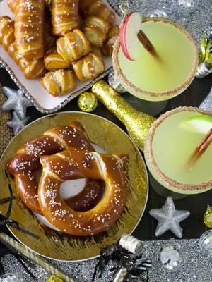 🥨🥂Cheers to 2025! It’s time to celebrate with soft pretzels and bubbly drinks! Whether you’re hosting or snacking solo, soft pretzels on hand is the ultimate way to start the year on a flavorful note. Order now before the ball drops! Shop now! ➡️esprovisions.com #holiday2024 #NYEfood #esprovisions #loveeverybite #softpretzels #pretzels #pretzellover #pretzellove #pretzelbites #softpretzel #simplesnacks #snackingtime #snacktime😋#laeats #chicagoeats #nyceats #phoenixeats #bostoneats 