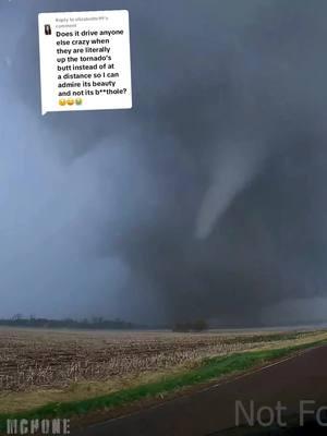 Replying to @elizabethr99 Wide-angle shot for admiration is all I can do!  #weather #stormchasing #stormchaser #tornadoes #supercell #funnelcloud #stormy #outbreak #twister #twisters #wx #tornado #funnel #severeweather #closerange #intercept #waverly #nebraska #newx #severeweatheroutlook 