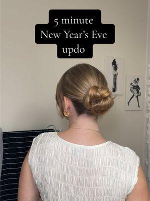 Save this hair tutorial to try yourself! Perfect for your NYE or any holiday hairstyle! #creatorsearchinsights #holidayhairstyle #nyehair #newyearsevehair #holidayhair #messybun #updo #5minutehairstyle #easyupdo #hairtutorials 