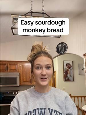 This monkey bread is SOO good! #breakfast #sourdough #sourdoughbread #sourdoughstarter #sourdoughtok #monkeybread #EasyRecipe #fyp 