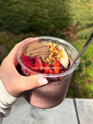 this breakfast gets me out of bed in the morning 🫐🍌🥣 @Ninja Kitchen @Clean Simple Eats @Trader Joe's #smoothiebowl #acaibowl #breakfast #breakfastideas #healthyrecipes #healthybreakfast 