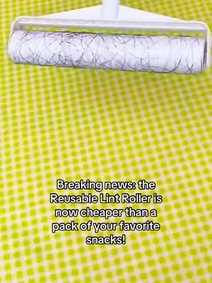 Long Handle Lint Roller #dogs #cats #pets #petowner #petowners #dogfur #catfur #cleaning #cleanliness #TikTokShopLastChance #tiktokshopnewyearnewaura 