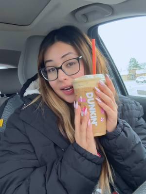 I ran to Dunkin to get my shaken espresso Sabrina drink 💁‍♀️☕️💋 @Dunkin' @Sabrina Carpenter #sabrinacarpenter #dunkin #amandabailaconlabanda #7elevengirl #minivlog #fyp 