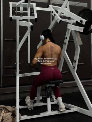 back and biceps is the BEST day of the week 💪 let’s sculpt our backs to build an hourglass figure 🤍 wearing the NEW @DFYNE impact in ‘berry’ 🍓 coming january 2nd - c0de TRINA to save $$ 🤍 #gym #workout #howto #workoutwithme #backworkout #hourglassroutine #backandbiceps #pulldayworkout 