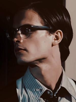 my new years kiss but he’ll be kissing a different set of lips / sc: mimicpacks / #matthewgraygubler #matthewgraygubleredit #spencerreid #spencerreidedit #mgg #mggedit #edit #fyp #criminalminds #criminalmindsedit 