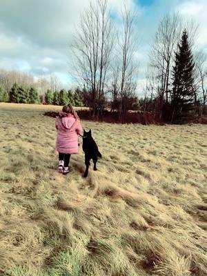 #germanshepherd #dogsoftiktok #fyp #viralvideo #countrylife #blackgermanshepherd #windmill #daughter #MomsofTikTok #naturewalk #dogsbestfriend @Joseph King1671 