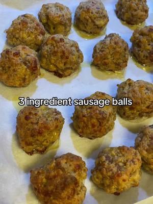 Sausage balls! Probably the easiest app you’ll ever make!! #sausageballs #EasyRecipe #appetizer #NYE #newyearseve #2025 #SuperBowl 