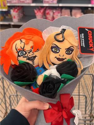 So cute! 💓 ….. #horror #horrortok #horrorcollection #horrorcollector #brideofchucky #chucky #childsplay #tiffanyvalentine #ValentinesDay #walmart 