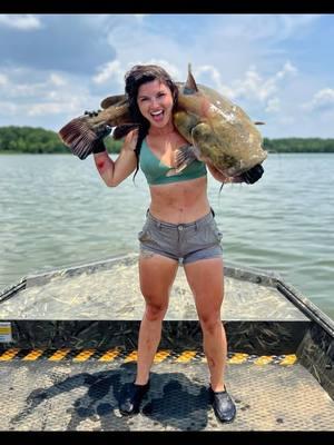 Goodbye 2025 @Hannah Barron  #girlsthatfish #fishergal #2025 #newyears #huntinfishinglovineveryday #womenwelove #fypシ゚viral 