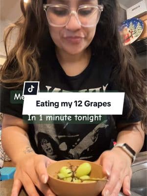 Who else has this tradition?!😅 Apparently you’re supposed to eat them under a table?! These past years I never did 😔 maybe that’s why they didn’t work😒😂 Happy New years Eve🙏💕 #newyears #newyearseve #newyeargrapes #12grapssnewyearseve #creatorsearchinsights 