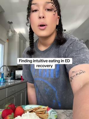 Let’s normalize the process of releasing restriction in recovery 🙌🏽 #yourweightdoesntmatter #unconditionalpermissiontoeat #yourweightisnotyourworth #bodyfluctuationsarenormal #yourweightisntyourworth #foodisnottheenemy #bodyimagelessons #allfoodservesapurpose #throwawaythescales #allfoodservesapurpose 