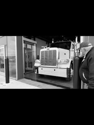 #peterbiltkate #w6 #peterbilt589 #daycab #new 