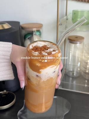 Dreaming of this cookie butter cold foam🍪🧈☁️✨ #cookiebutter #cookiebuttercoldbrew #cookiebuttercoldfoam #coldfoam #cookiebutterlatte #biscofflatte #biscoffcoldfoam #satisfying #aesthetic 