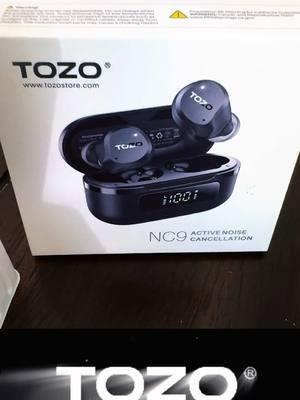 #TOZOSTORE #EARBUDS #noisecancelling #SOUNDDINAMIC #displayled #holidayhaul 