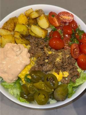 BIG MAC BURGER BOWL! 🍔🥗  If you’re craving a burger but want something healthier, this burger bowl will hit the spot! It’s packed with protein, super flavorful, and the best part? The mac sauce is made with Greek yogurt!!!! It’s so good, you won’t even miss the bun! LOL!  #bigmac #bigmacsauce #macsauce #burgerbowl #saladbowl #saladrecipes #saladideas #salad #easydinner #easydinnerideas #DinnerIdeas #greekyogurt #recipes #recipesoftiktok #highprotein #highproteinmeals #highproteinrecipes #highproteinrecipe #mealprep 