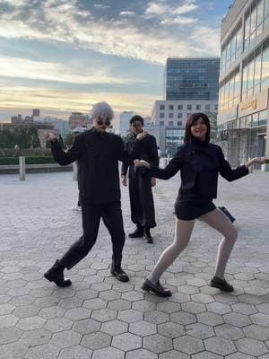 LAST POST OF 2024?!?! thank u guys for an amazing journey this year <3 remember to keep supporting me on IG @/ pearllhime 👹 (gojo: @Gale geto: @ManiaCosplays ) #jjk #jujutsukaisen #shoko #gojo #geto 