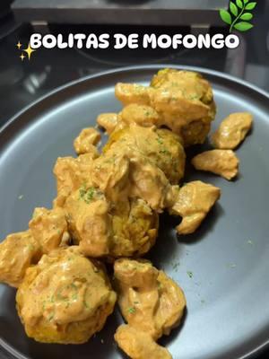 Bolitas de Mofongo súper fácil y delicioso🫶🏻🌿😋TE ASEGURO QUE AMARÁS ESTÁ RECETA!!!  #bolitasdemofongo #mofongodominicano #mofongo #bolitas #comidadominicana #recetasfaciles #recetasdecocina #cocinaconleslie #comida #polloalacrema #pollo 