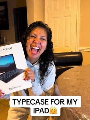 This makes a wondeful gift for this upcoming new year 🎉 Thank you so much @Typecase for this amazing gift I am obsessed! #ipadcase #typecasekeyboard #ipadkeyboardcase #keyboardcase #teachersoftiktok #ipad #musthaves #fypシ #maestra #sza #paratii #ipadair #fypシ゚viral #curlyhairstyles #voiceover #teachersoftiktok #teacher #texasgirl 