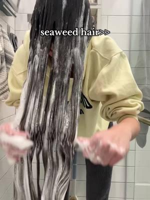 seaweed hair is so satisfying #julesdell #curlyhair #curls #seaweedhair 