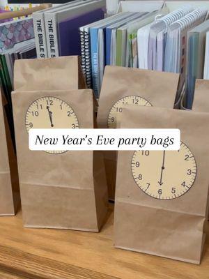 New Year’s Eve hack! #newyearseve #newyears #2025 #momhack #kidhacks #partybag #partybagsforkids #traditions #balldrop #midnight 