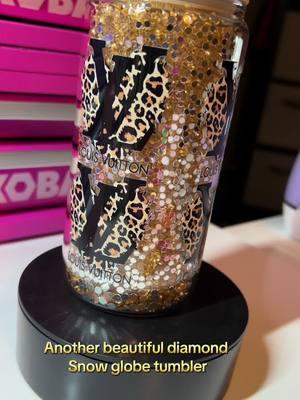 Gold LV snow globe diamond tumbler 💎 #tumblers #tumblersoftiktok #snowglobetumbler #diamonds #golddiamond #lvtumbler #smallbusinesssupport #crafting 