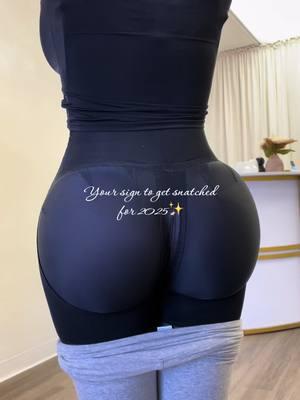 Start the new year with a new body💌 #fyp #trending #fajascolombianas #TikTokShop #SmallBusiness #riverside #snatchedwaist #waisttrainer #swishbodyfaja #buttlifting #shapwear #shapewear #hourglassfigure #everydayfaja 