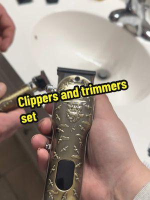 #mensclippers #clippers #beardtrimmer #trimmers #barber #barberclippers #professionalclippers #professionaltrimmers #TikTokShop #tiktokshopfinds #tiktokshopholidayhaul #GIFTGUIDE #TTSDELIGHT #winterfinds 