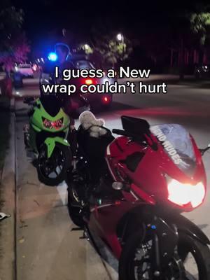 New headlights too (follow the Instagram) #triumph #daytona #ninja250 #kawasaki #kawasakininja #triumohdaytona #triumphdaytona600 #wrap #motorcycle #bike #bikelife 