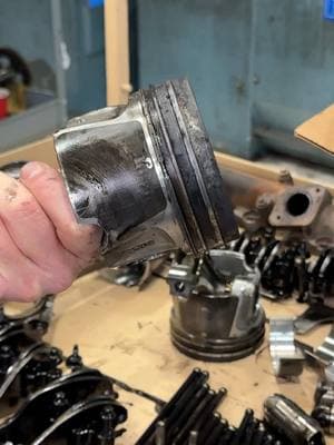 Minimal Wear on a 900K Power Stroke. Find out how to do it #autoshop #autorepair #carrepair #enginebuild 