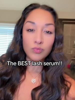 This lash serum really works! #lashserum #longlashes #growyourlashes #bestlashserum 