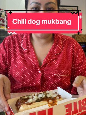 Quick lunch today! #chilidog #hotdog #mukbang #Foodie #foodtiktok 