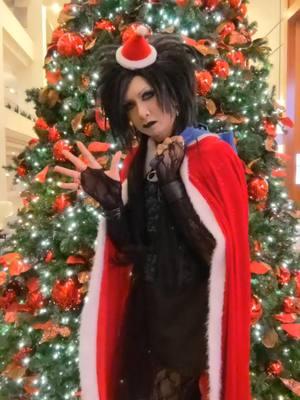 you know Santa Mana wasn't going to leave you this holiday without a parting gift 😌😈 #fyp #fypシ #moidixmois #malicemizer #manasama #visualkei #vkei #visualkeicosplay #visualkeitiktok #vkeitiktok #gothtiktok #alttiktok #gothtok #holidaymatsuri #holmat  #christmascosplay 